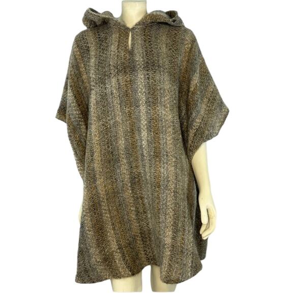 American Vintage Handwoven Poncho Ruana hooded with silver clasp at neck size M - Picture 1 of 13